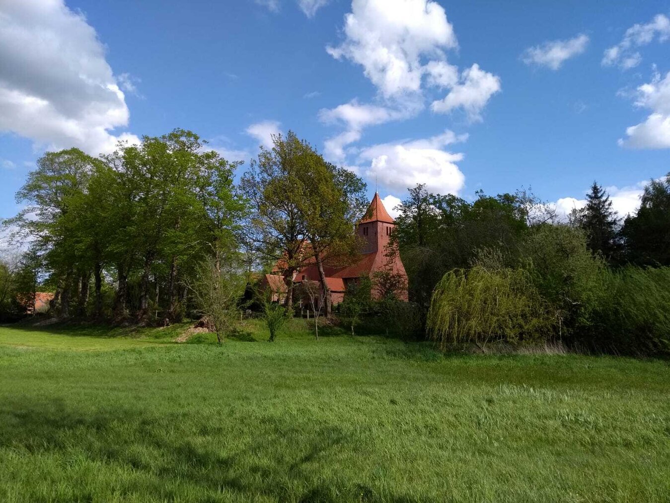 mit blauem Himmel